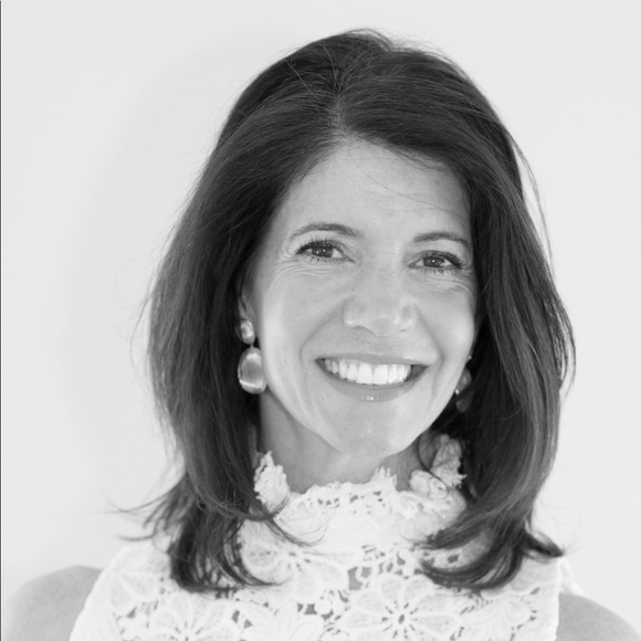 Meet your Posher, Joanie - Picture 1 of 1